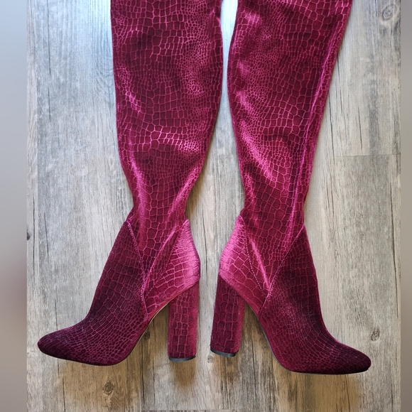 Aldo Tenesha Elegant Velvet Over-the-Knee Boots Deep Red Velvet Block Heel Sz 7 - Picture 5 of 5